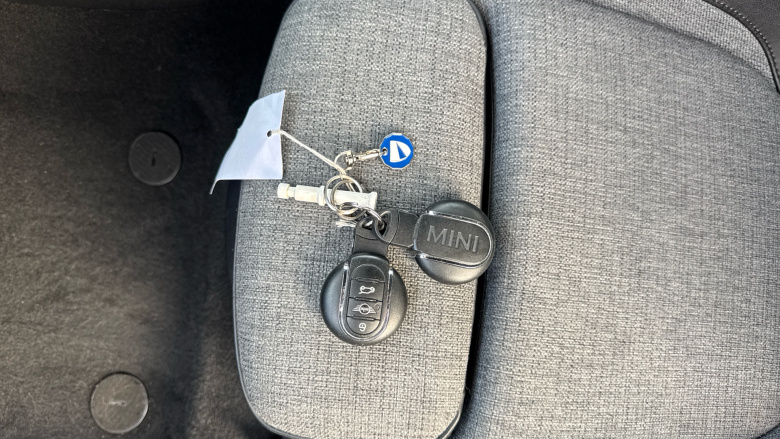 MINI Hatchback 135kW Cooper S Level 2 33kWh 3dr Auto Electric Hatchback